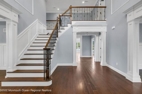 56 Rivers Edge Dr, Little Silver NJ 07739-1706 exterior