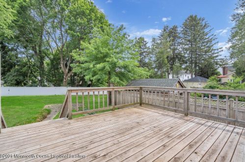 39 Brown Pl, Tinton Falls NJ  07701-2206 exterior