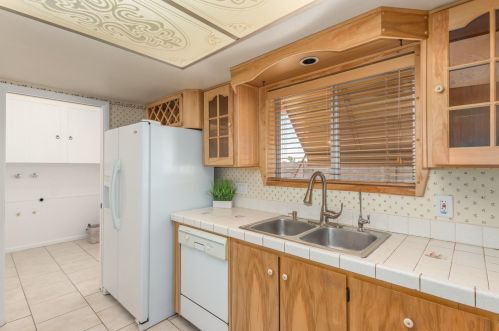 9801 37 Dr, Phoenix AZ 85053-2806 exterior