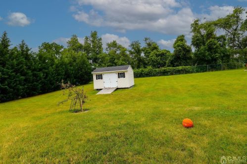 10 Summerhill Ct, Columbus NJ  08022-1970 exterior