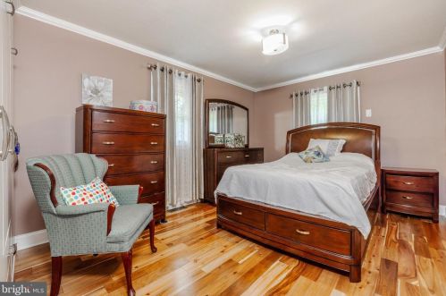 237 Elm Ave, West Deptford NJ 08051-1506 exterior