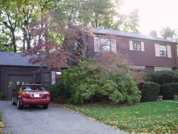 31 Green Park, Newton, MA 02458-2605