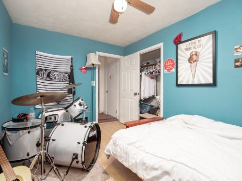 24 Holcombe St, Worcester MA 01604 exterior