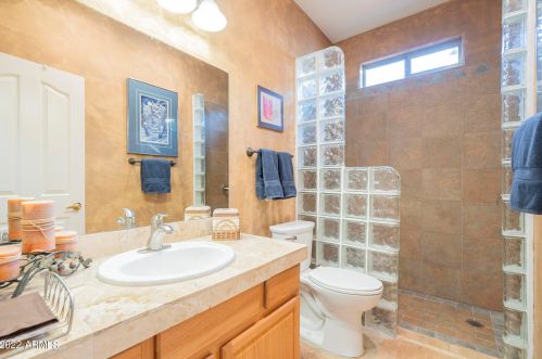 9032 14 Pl, Phoenix AZ 85014-4210 exterior