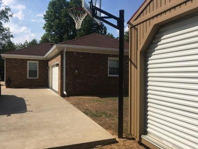 1905 Arboro Pl, Louisville KY  40220-3580 exterior