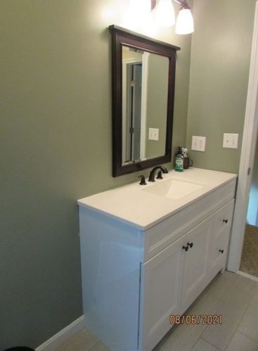 1060 Rocky Woods St, Taunton MA  02780-8200 exterior