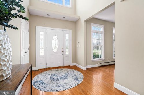 71 Mill Ln, Columbus NJ 08022-1940 exterior