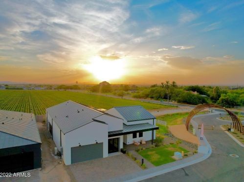 8511 9th Dr, Phoenix, AZ 85041-3986