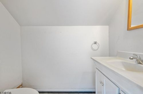 35 Fairview Ave, Milford NJ 08848-1006 exterior