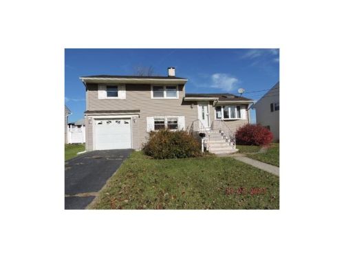 104 Markowitz St, Carteret, NJ 07008-1635