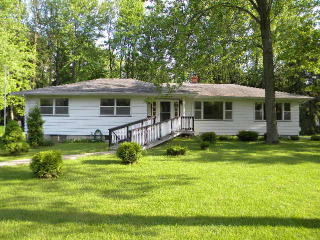 3920 Old King Rd, Saginaw, MI 48601-7162