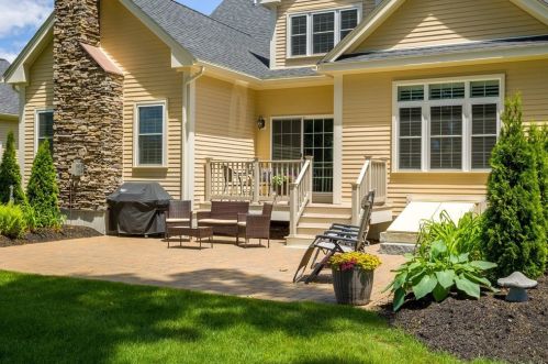 85 Fairway View Dr, Sutton MA 01590 exterior