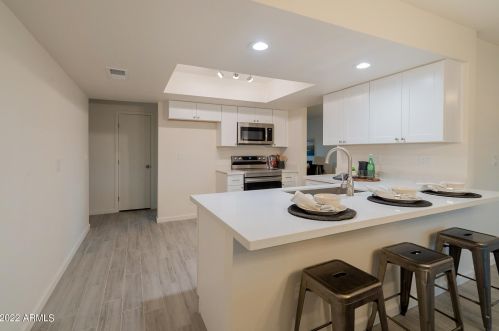 4114 Apollo Rd, Phoenix AZ 85042-5381 exterior