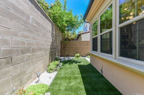32 Larkfield, Irvine CA 92620-2140 exterior