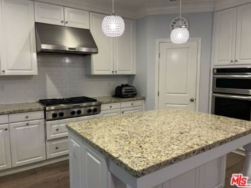 59 Parkdale, Irvine CA  92620-7308 exterior