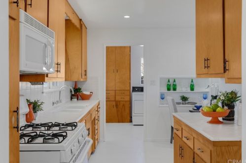 1431 Chalet Ave, Anaheim CA  92802-2146 exterior