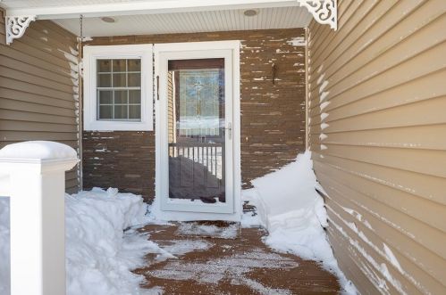 71 Paul Revere Ter, Taunton MA  02780-3813 exterior