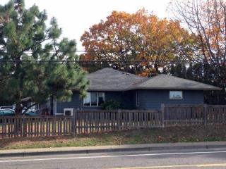 2200 Lafayette Ave, Mcminnville OR  97128-9337 exterior