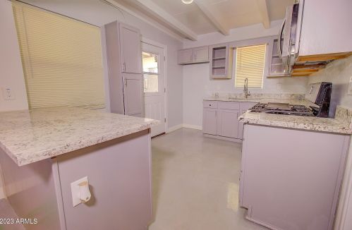 2205 Cambridge Ave, Phoenix AZ 85008-1027 exterior