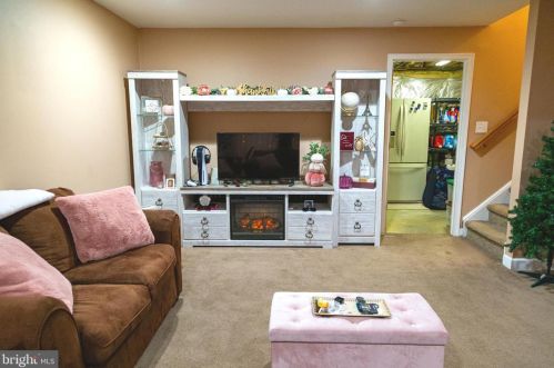 128 Mt Vernon Ct, West Deptford NJ 08096-6895 exterior