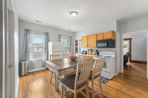 104 Lakewood St, Worcester MA  01603-2056 exterior