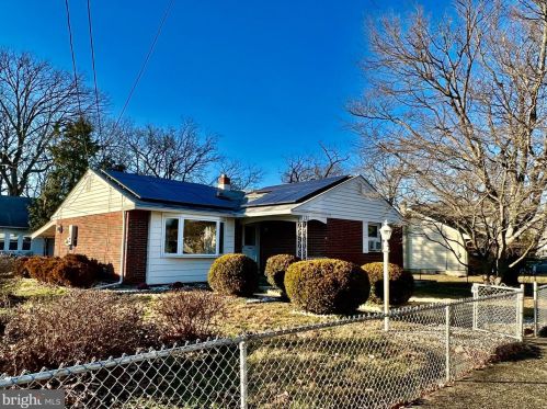 135 Summit Ave, West Deptford, NJ 08096-3854