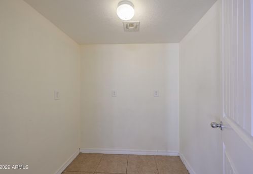 3121 Bethany Home Rd, Phoenix AZ 85015-2442 exterior