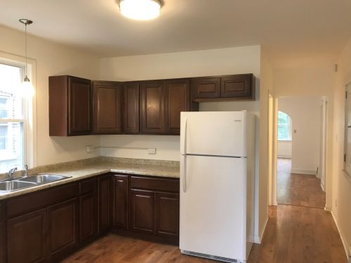 1427 Grove Ave, Forest View, IL 60402-5605