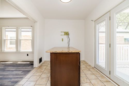 2642 Kenilworth Ave, Forest View IL 60402-2211 exterior