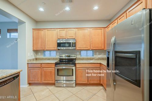 1823 Eastman Dr, Phoenix AZ 85086-1503 exterior