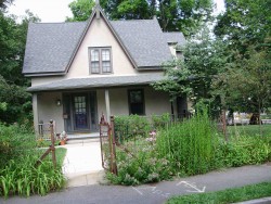 130 Waban St, Newton, MA 02458-1413