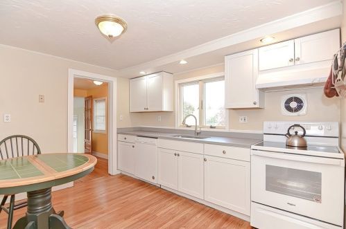 467 Washington St, Hingham MA 02061-2060 exterior