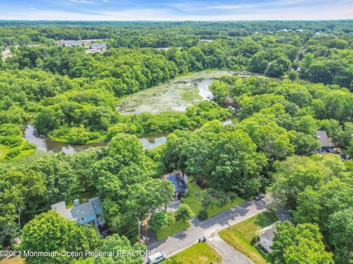 52 Lakeview Dr, Jackson Twp NJ 08527-2704 exterior