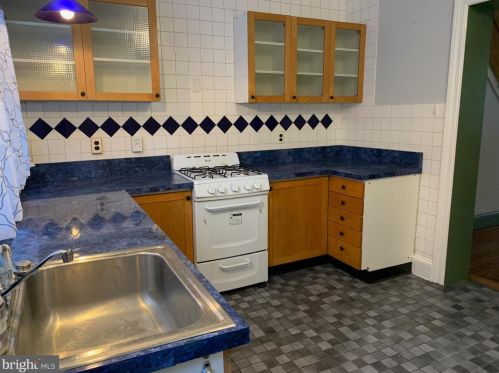 1030 6 St, Philadelphia PA 19140-3327 exterior