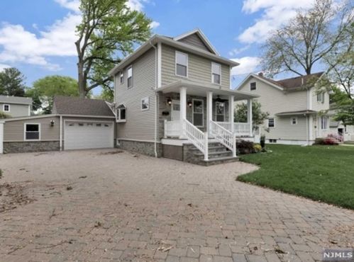 166 6th St, Cresskill NJ  07626-2045 exterior