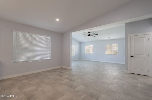 2813 25th Pl, Phoenix, AZ 85008-1016