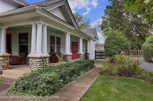 215 Silverside Ave, Little Silver NJ 07739-1713 exterior