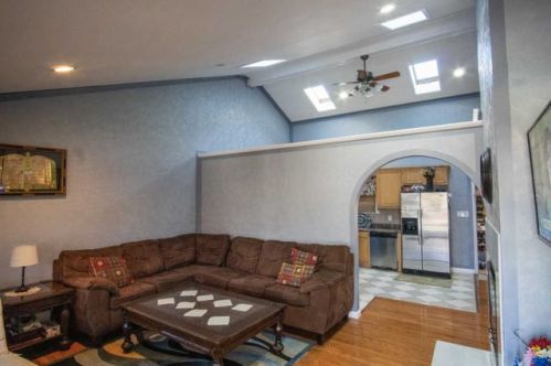 8123 Afterglow Dr, Louisville KY  40214-5561 exterior