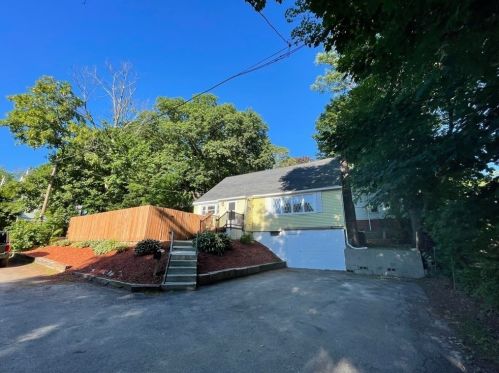 9 Perkins Ter, Worcester, MA 01605-3706