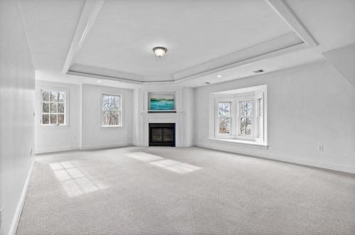 44 Canterbury St, Hingham MA 02043-1453 exterior