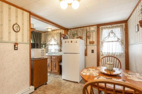 413 Danforth St, Taunton MA 02780-1642 exterior