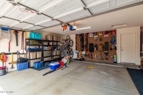 16011 18 Dr, Phoenix AZ 85045-1774 exterior