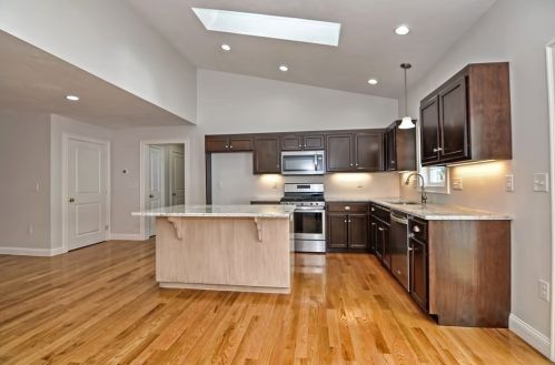 77 Ariel Cir, Sutton MA 01590-4825 exterior