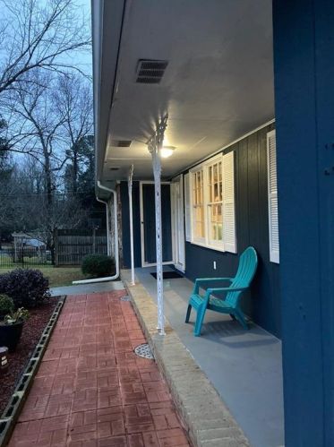 1345 Earle Ct, Conyers GA exterior