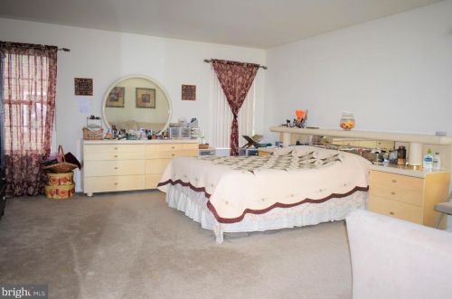 94 Drift Ave, Trenton NJ 08648-3505 exterior