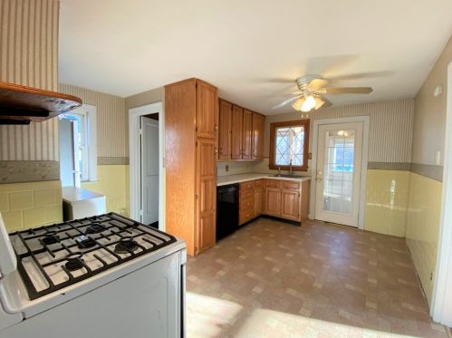 127 Mill St, Worcester MA 01603-2031 exterior