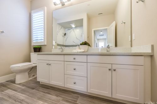 32 Larkfield, Irvine CA 92620-2140 exterior