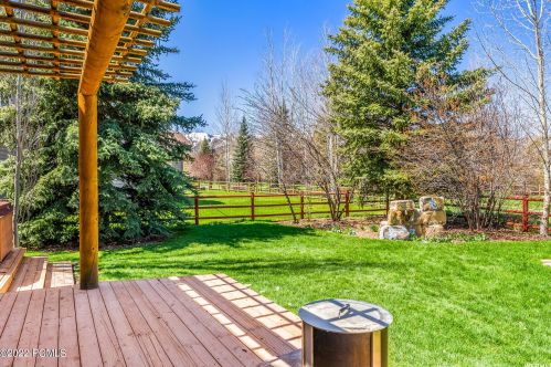 4923 Charlais Ln, Park City UT 84098-7552 exterior