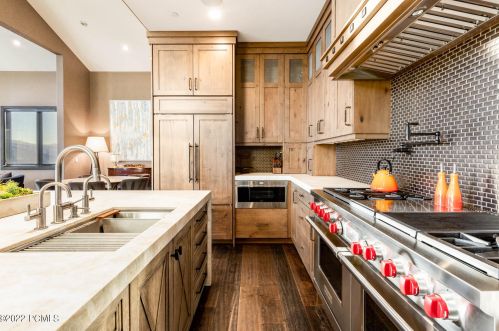 8449 Silver Crk Rd, Park City UT exterior