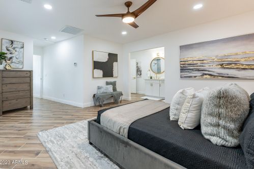 1121 Bethany Home Rd, Phoenix AZ  85014-2229 exterior